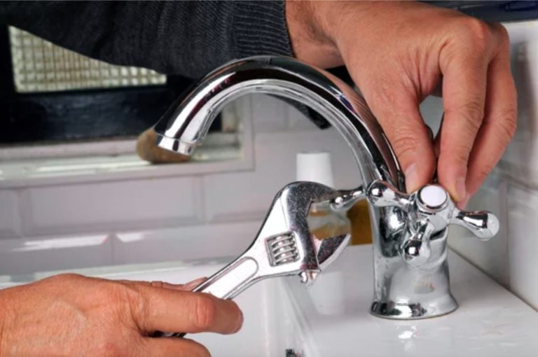 Remplacement d’un robinet de lavabo